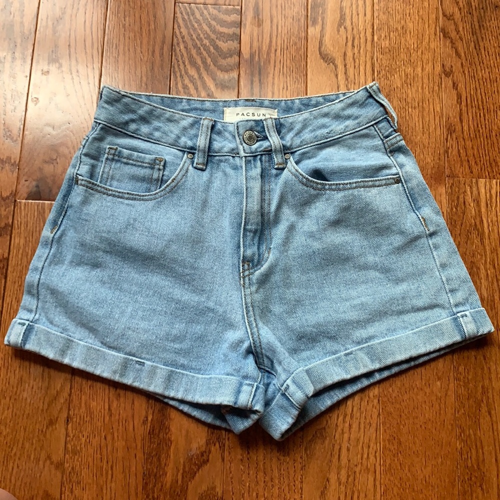 Super cute mom shorts!!